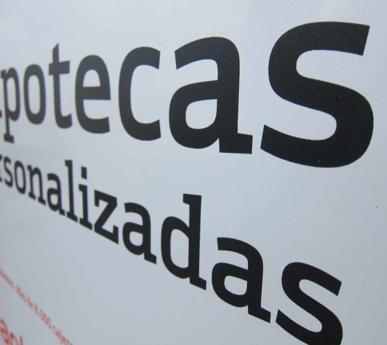 La subida del euríbor abre una batalla de hipotecas entre los bancos