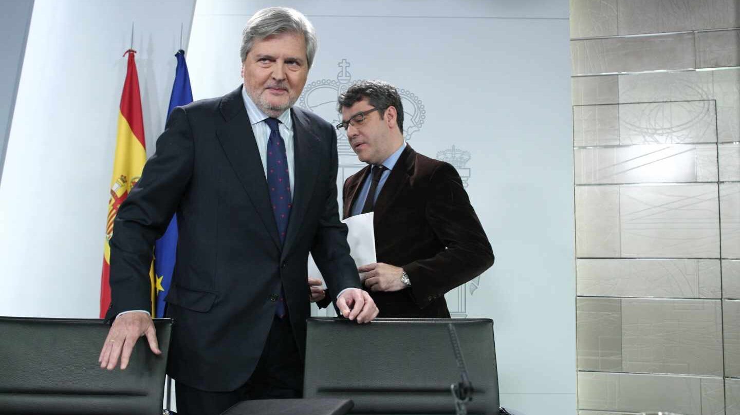 Íñigo Méndez de Vigo y Álvaro Nadal, en el Consejo de Ministros.