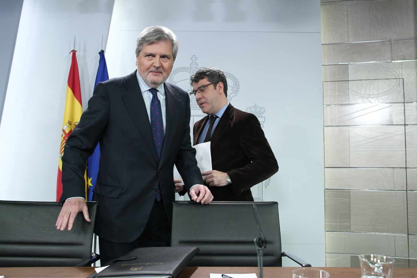 Íñigo Méndez de Vigo y Álvaro Nadal, en el Consejo de Ministros.