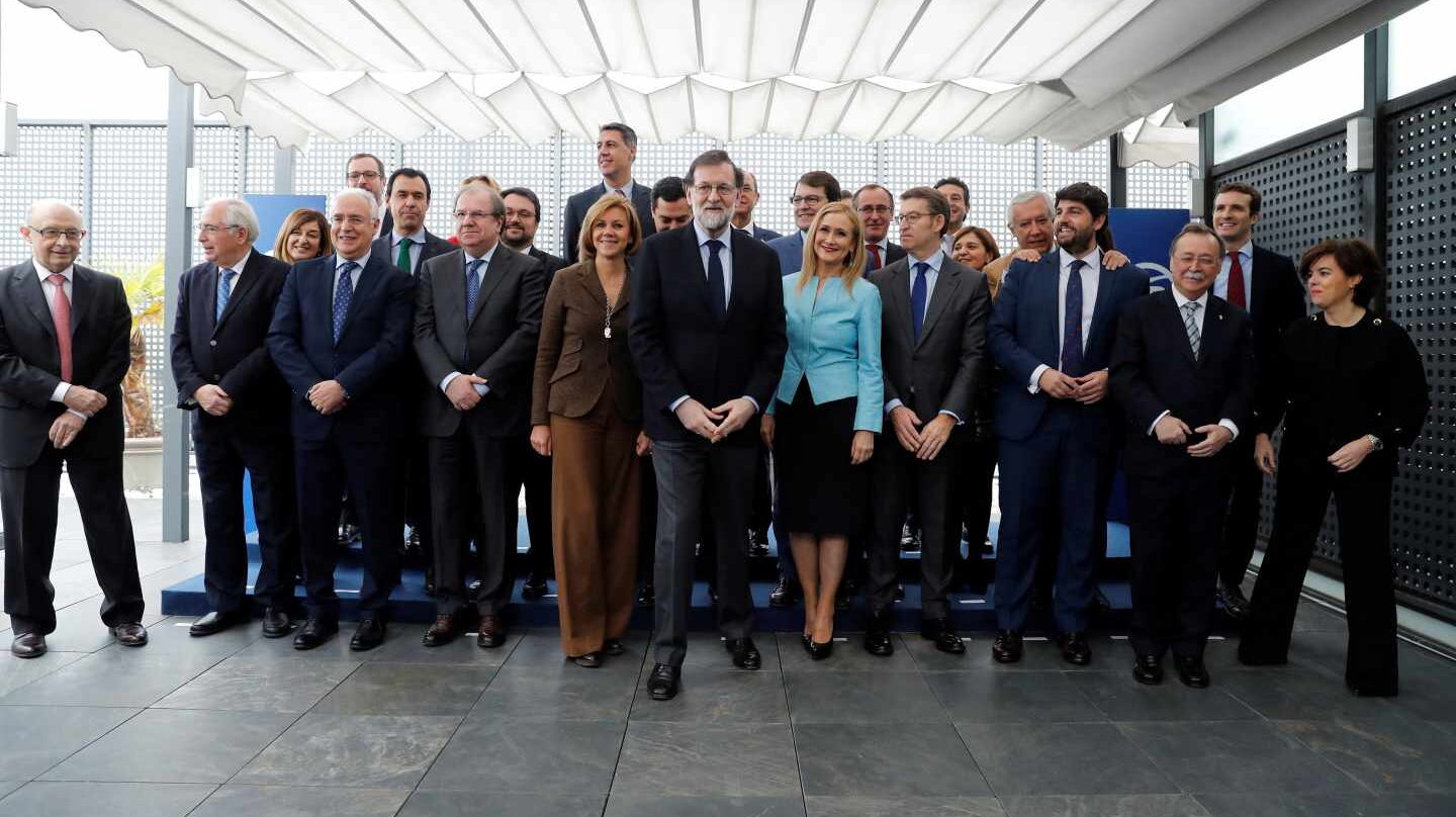 Rajoy y sus barones, en la comida de Génova.