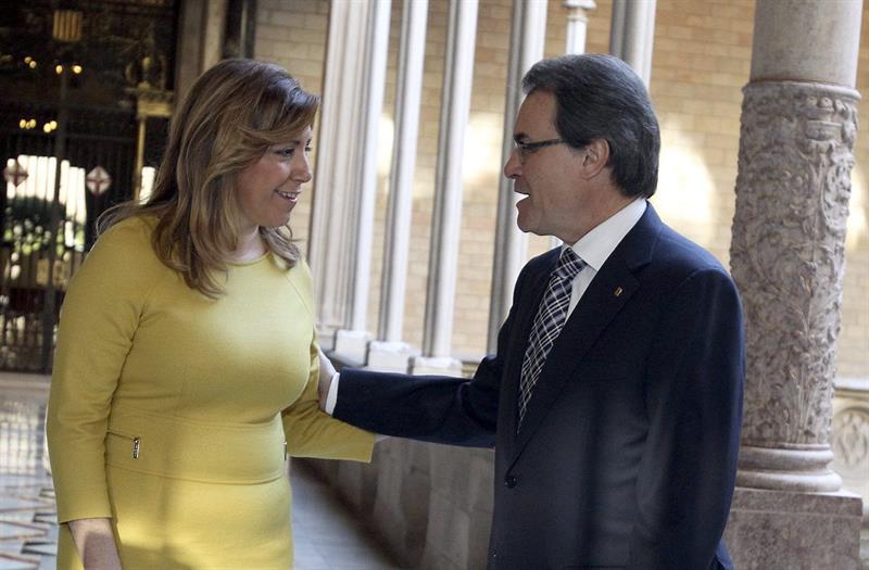 La presidenta de la Junta de Andalucía, Susana Díaz, en un encuentro con el entonces president de la Generalita, Artur Mas.