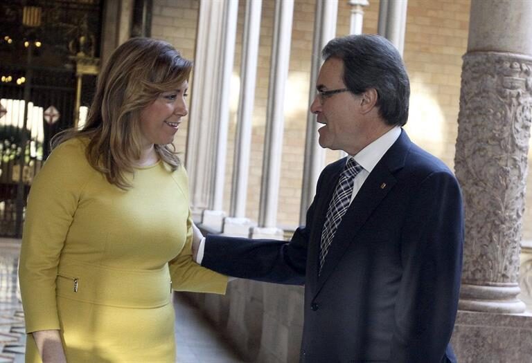 Díaz vuelve a implicarse en la crisis catalana: Recibe a Societat Civil y viaja a Barcelona