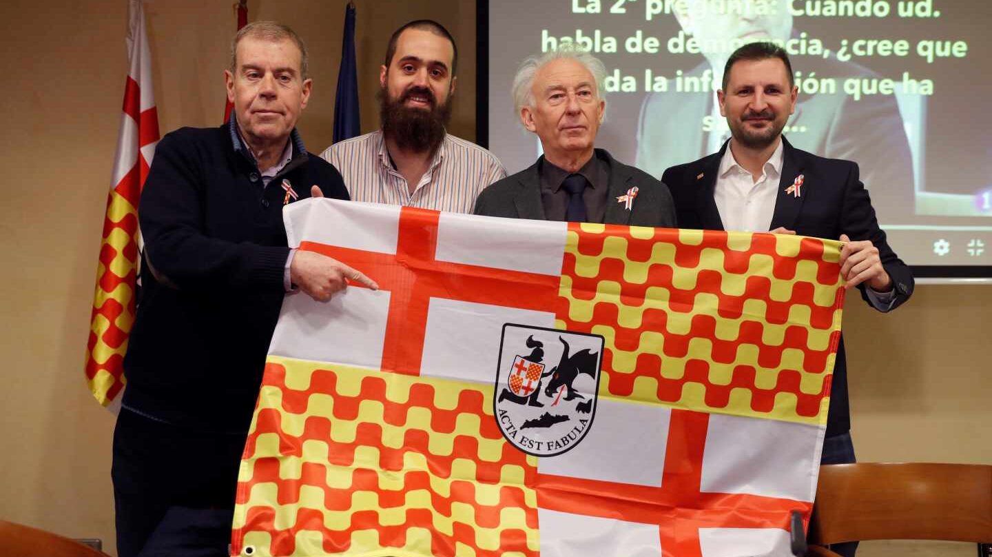 Presentación de Tabarnia: Tomás Guasch, Jaume Vives, Albert Boadella y Miguel Martínez, de izqda. a dcha.
