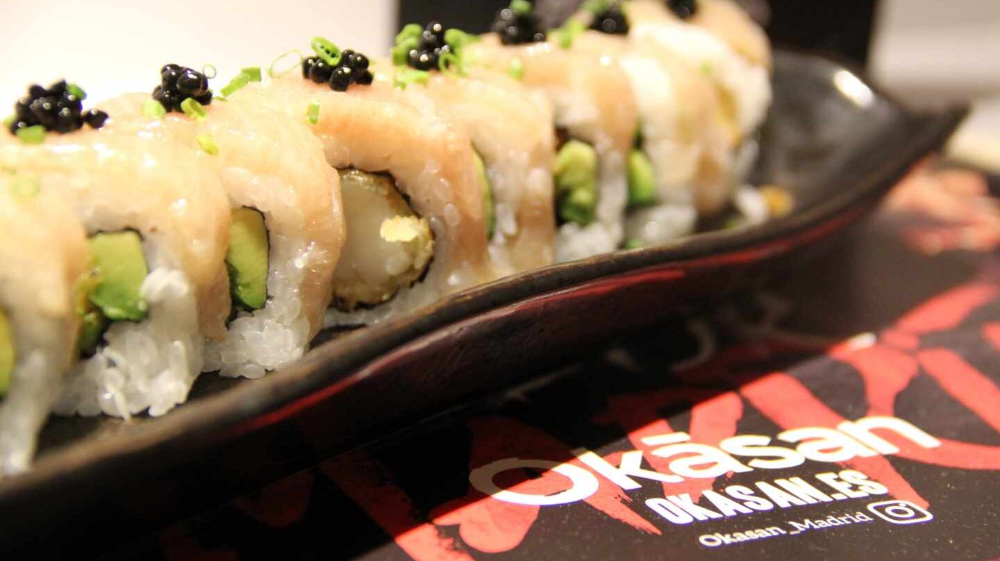 Toro roll, uramaki de ventresca de atún de Okasan, el japonés de Julián Mármol.