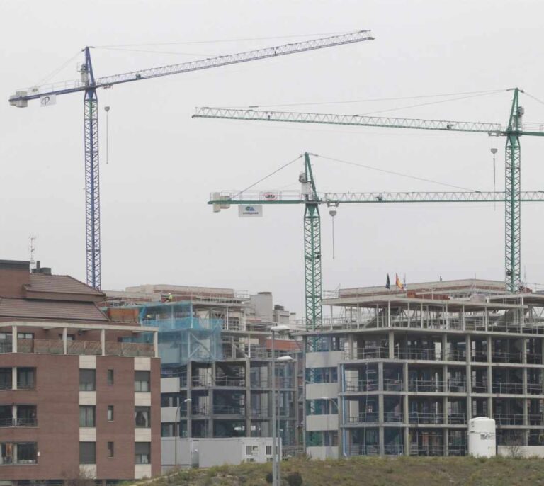 La compraventa de viviendas sube un 14,6% en 2017, hasta su cifra más alta en 9 años