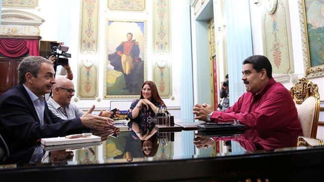 Maduro recibe en su residencia de Caracas a Rodríguez Zapatero.