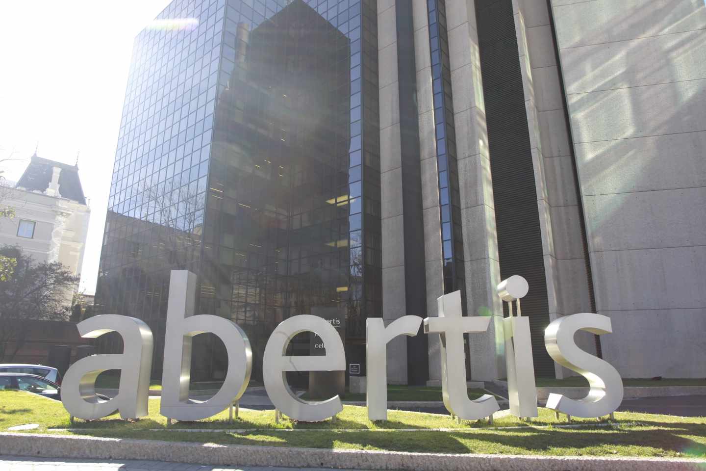 Abertis marca un nuevo récord en bolsa y ya vale más que ACS y Hochtief juntas.