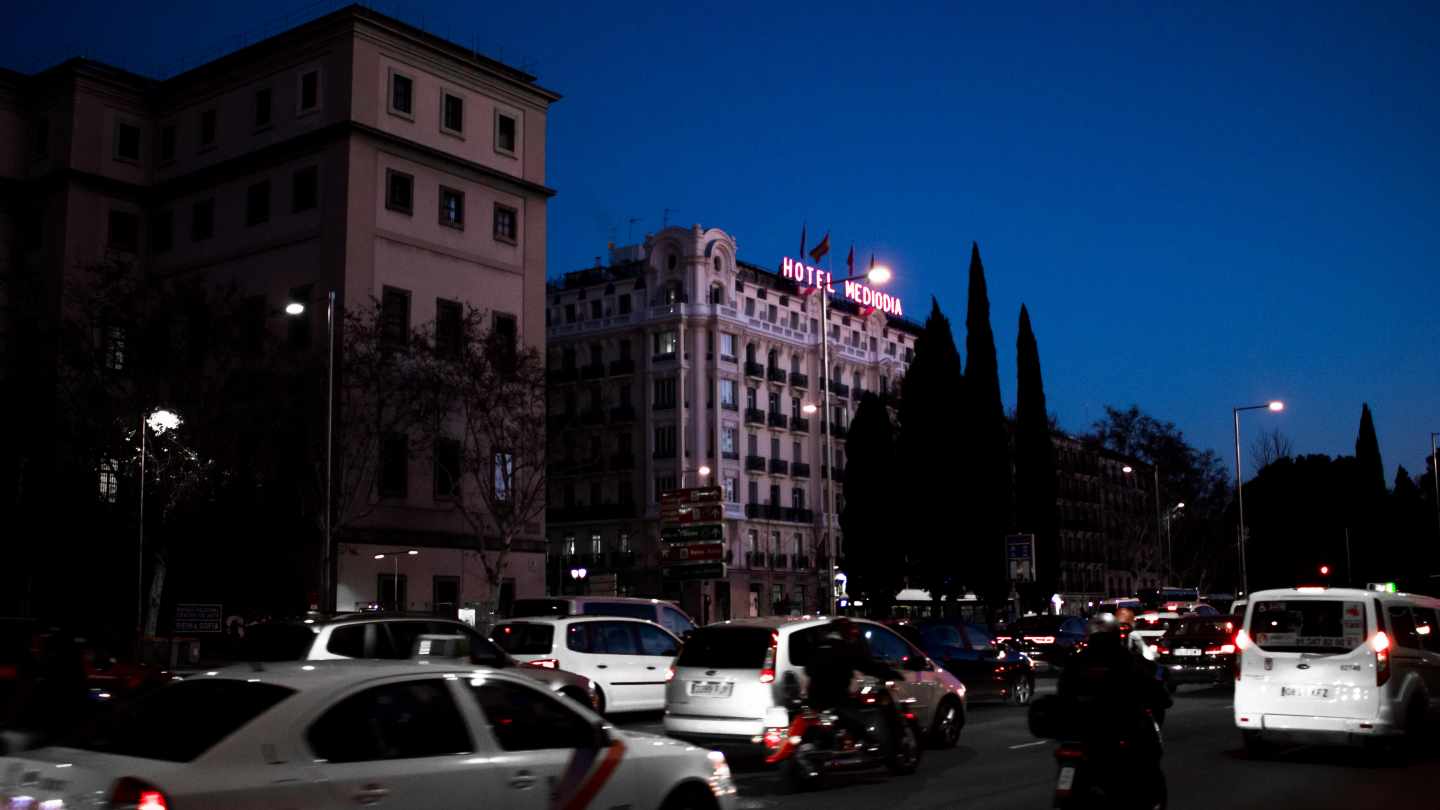 Colapso del tráfico en la estación de Atocha a primeras horas del día