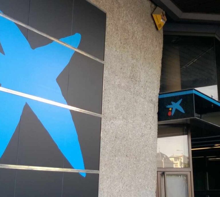 CaixaBank y Bankia se ahorrarán 2.000 millones por no devolver gastos hipotecarios