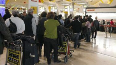 Los controladores pactan con la Fiscalía pagar 15 millones por el caos aéreo de 2010