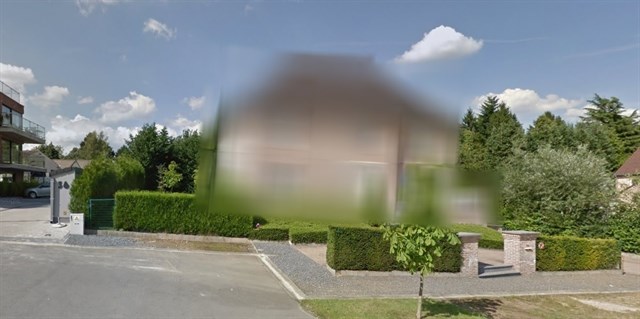 La casa de Puigdemont en Bélgica aparece difuminada en Google Maps