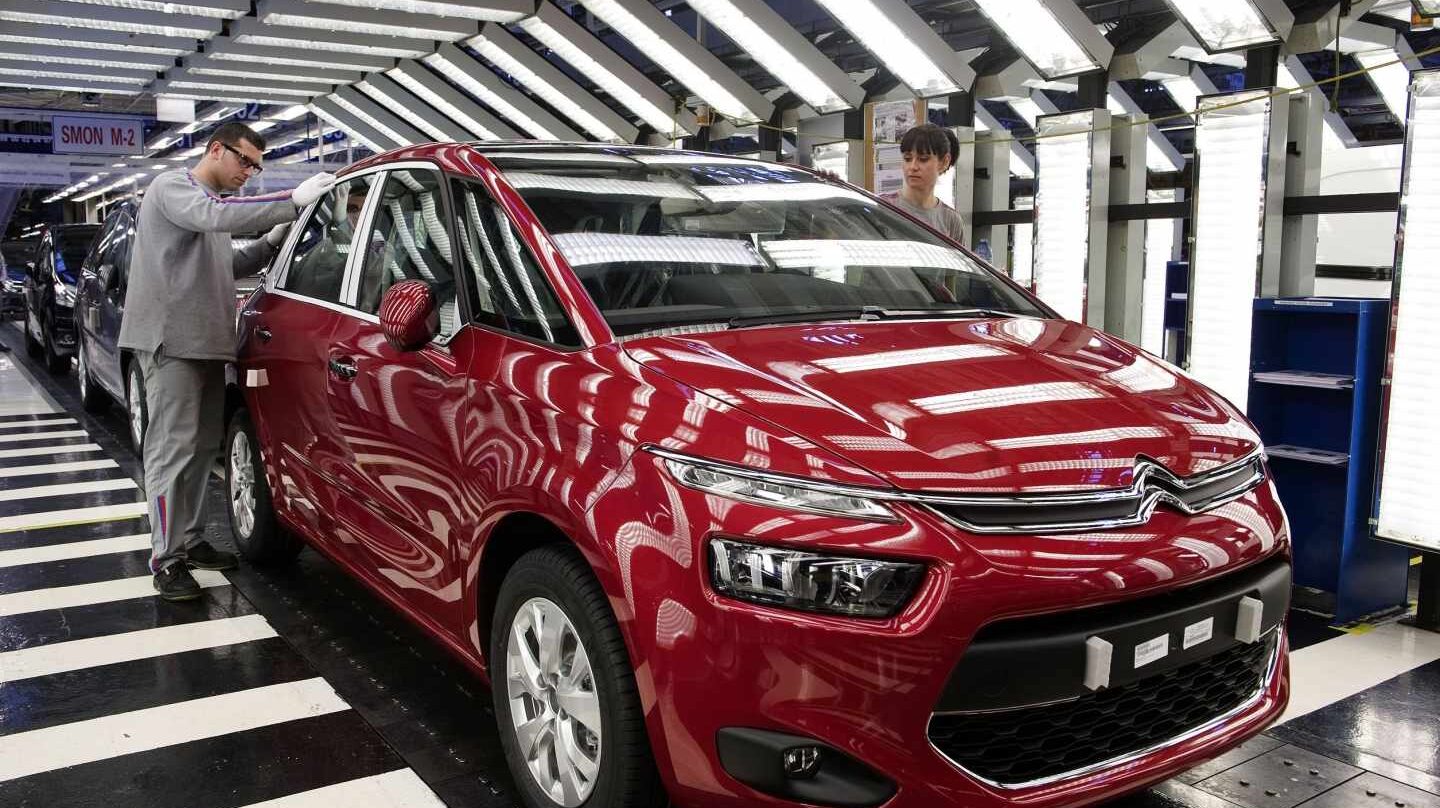 El grupo de Peugeot y Citroen fabricará una nueva generación de furgonetas en Vigo.