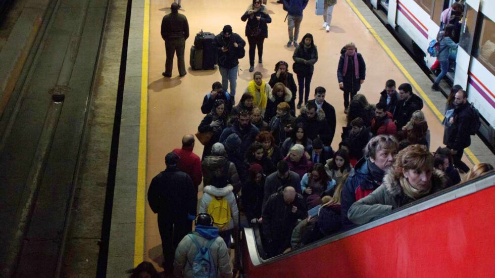 Montonera en el interior de la estación de Atocha