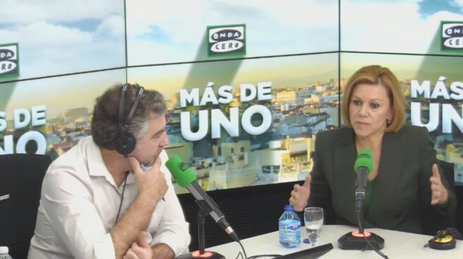 La ministra de Defensa, María Dolores de Cospedal, durante la entrevista en Onda Cero.