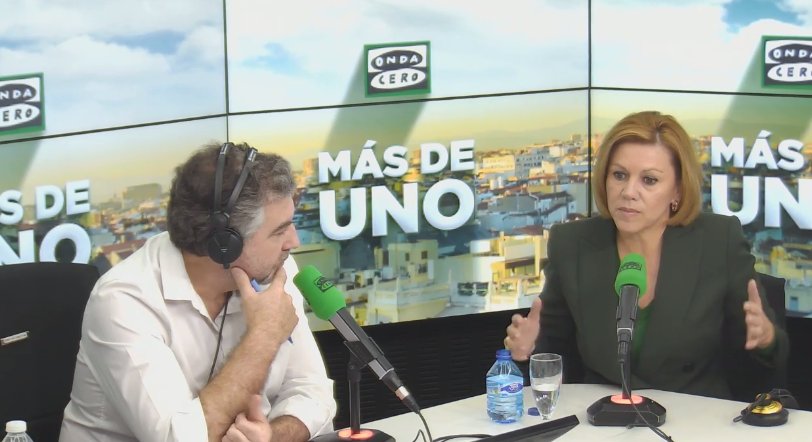 La ministra de Defensa, María Dolores de Cospedal, durante la entrevista en Onda Cero.