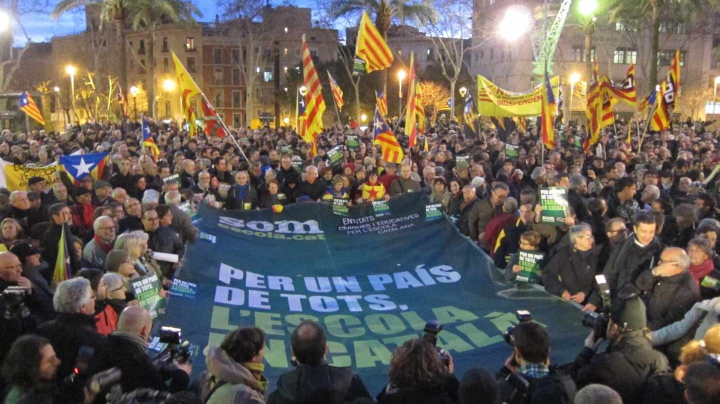 Manifestación en favor de la inmersión lingüistica.
