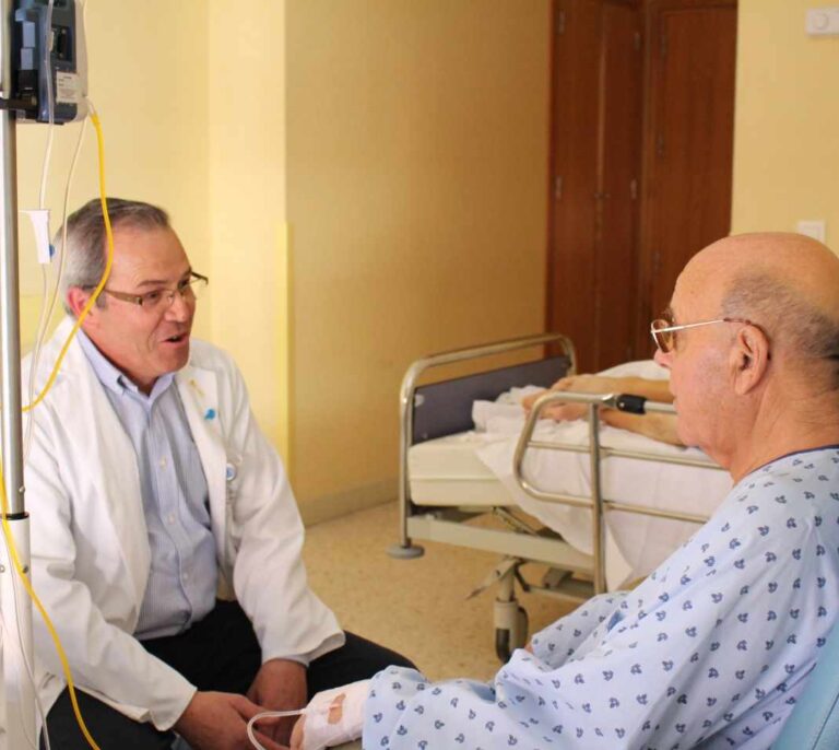 El cáncer pone en riesgo de exclusión social a 25.000 personas al año