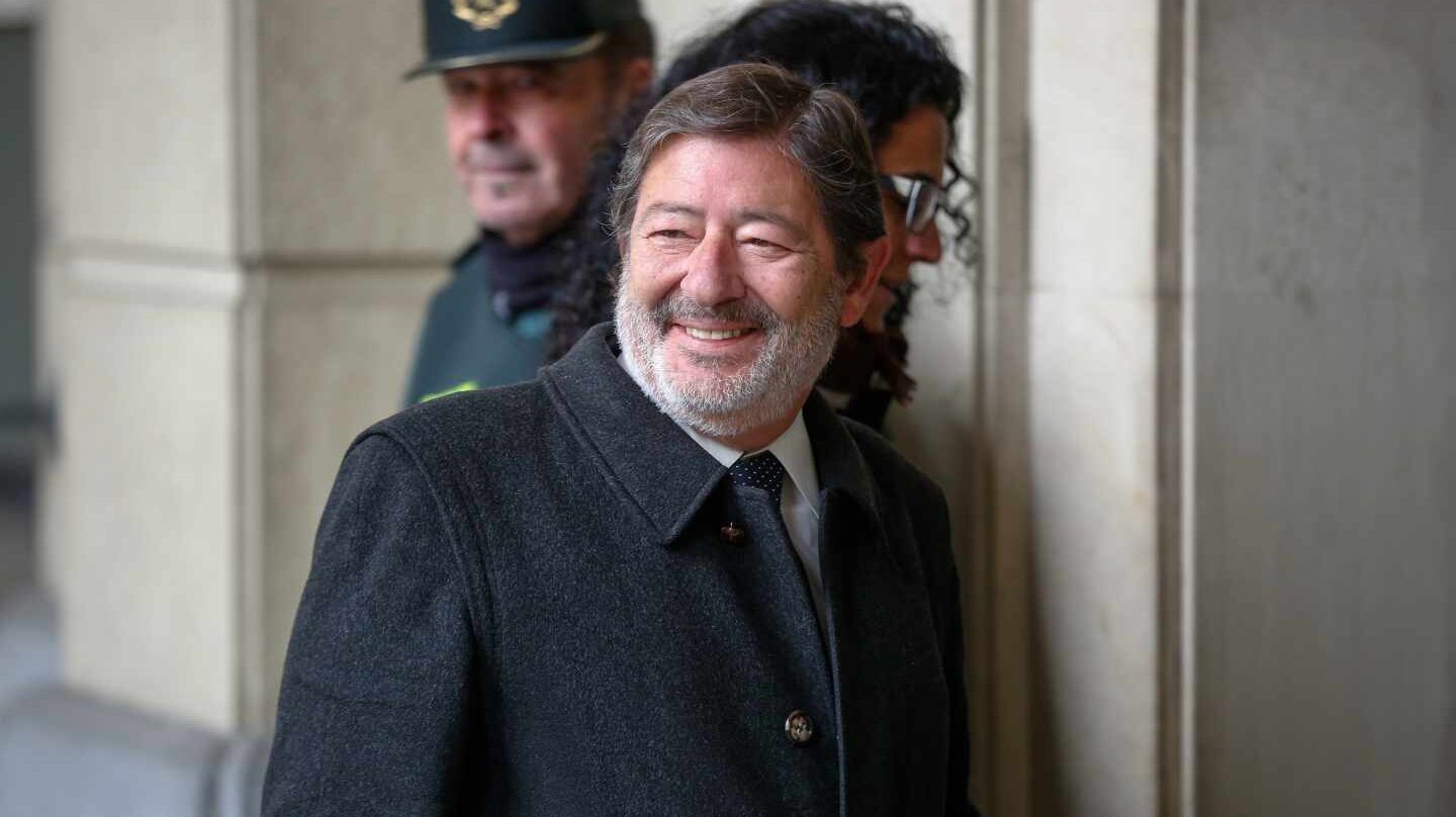 Javier Guerrero, ex director general de Trabajo y Seguridad Social, llegando este lunes a la Audiencia de Sevilla para el juicio del 'caso ERE'.