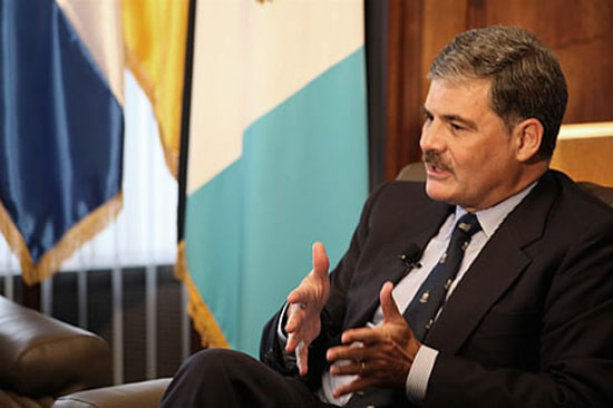 El presidente de Oxfam Internacional, Juan Alberto Fuentes Knight.