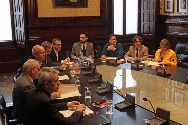 Podemos se suma al rodillo independentista en la querella del Parlament contra Llarena