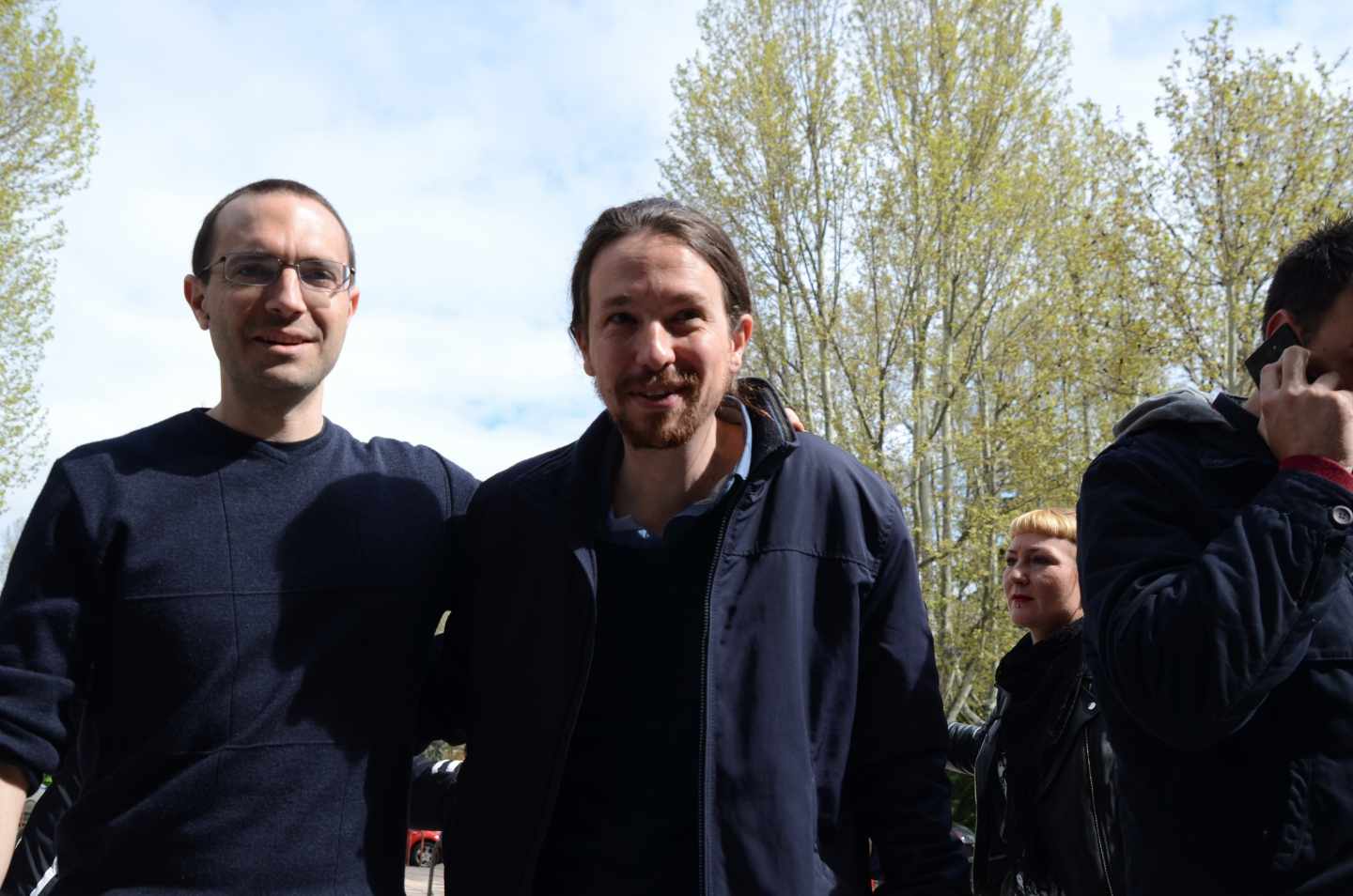 Luis Alegre junto a Pablo Iglesias en abril de 2015.