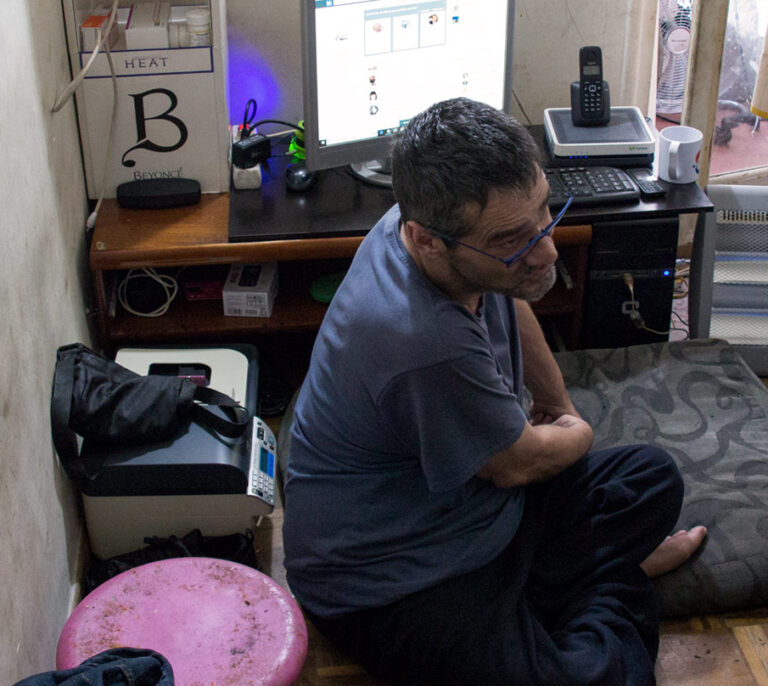 Juan, el mendigo que busca trabajo por LinkedIn