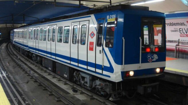 Composición de serie 2000 de Mertro, en la L1
