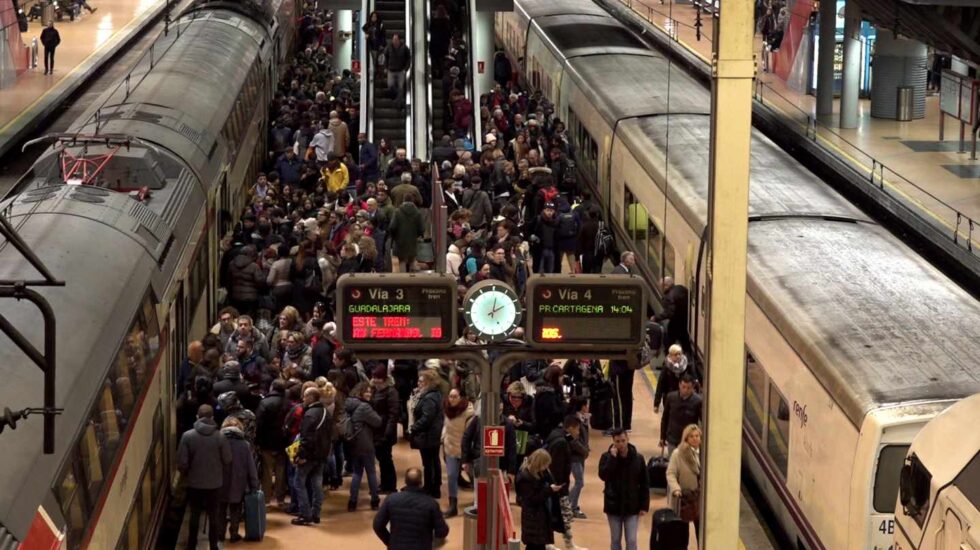 Montonera en el interior de la estación de Atocha