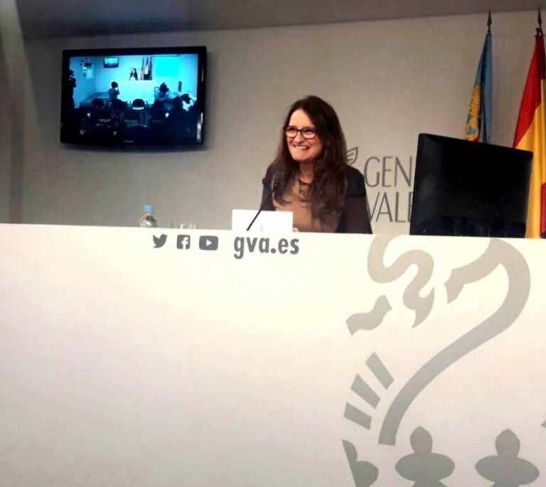 Oltra tacha de "indecentes" las denuncias contra ella: "El PP quiere tapar su corrupción"
