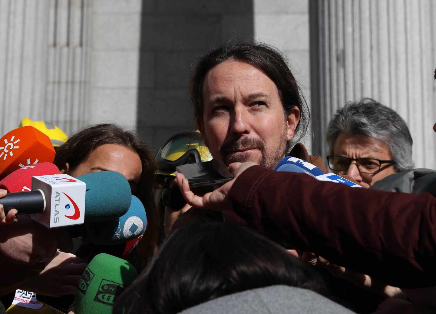 El secretario general de Podemos, Pablo Iglesias, este miércoles a las puertas del Congreso.