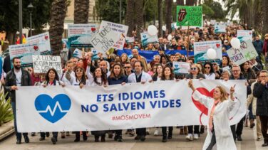 Unas 2.500 personas protestan en Palma contra exigencia catalán en la sanidad