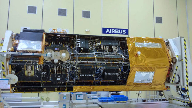 El satélite PAZ en las instalaciones de Airbus en Madrid