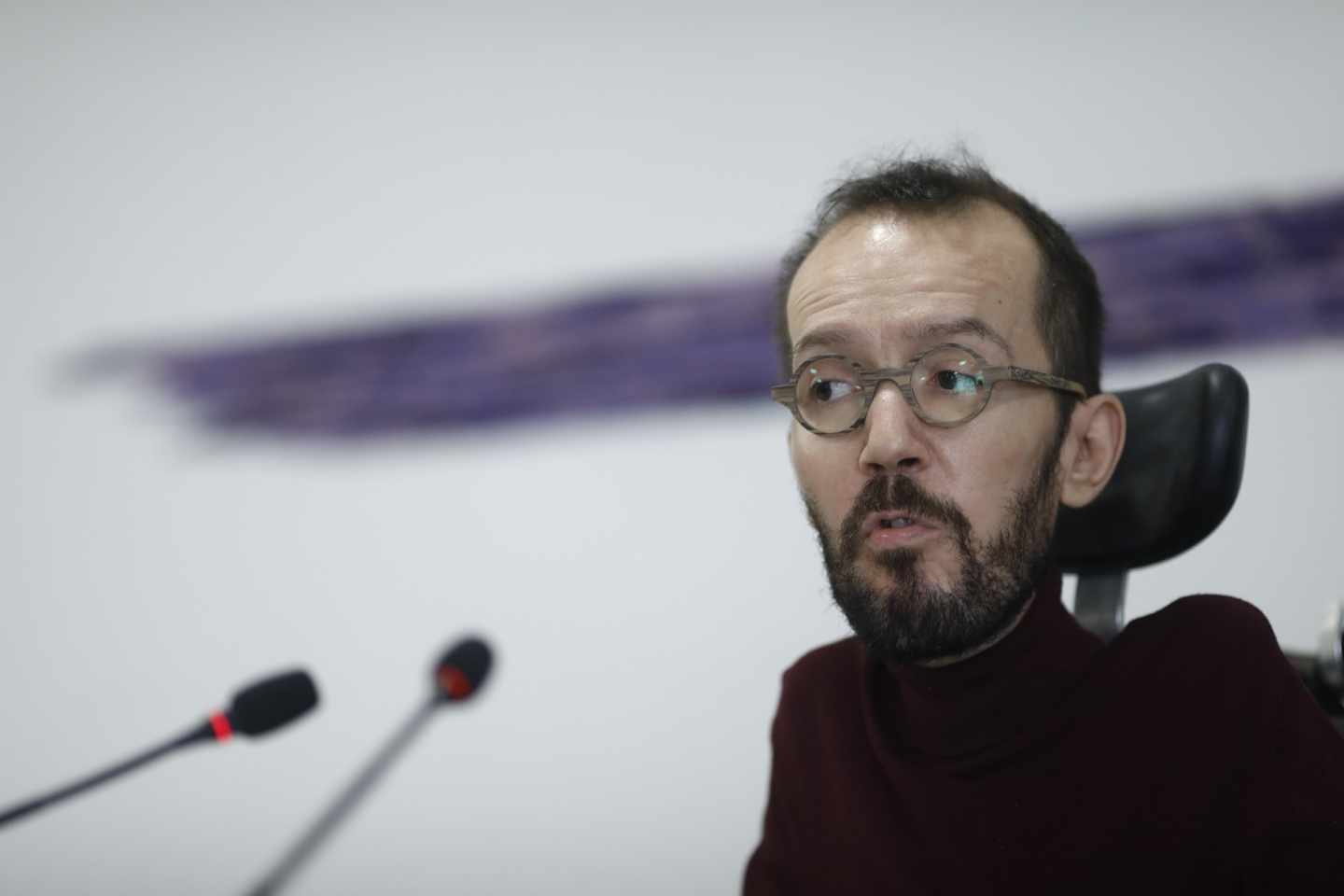 Pablo Echenique, secretario de Organización de Podemos, en su rueda de prensa de los lunes.