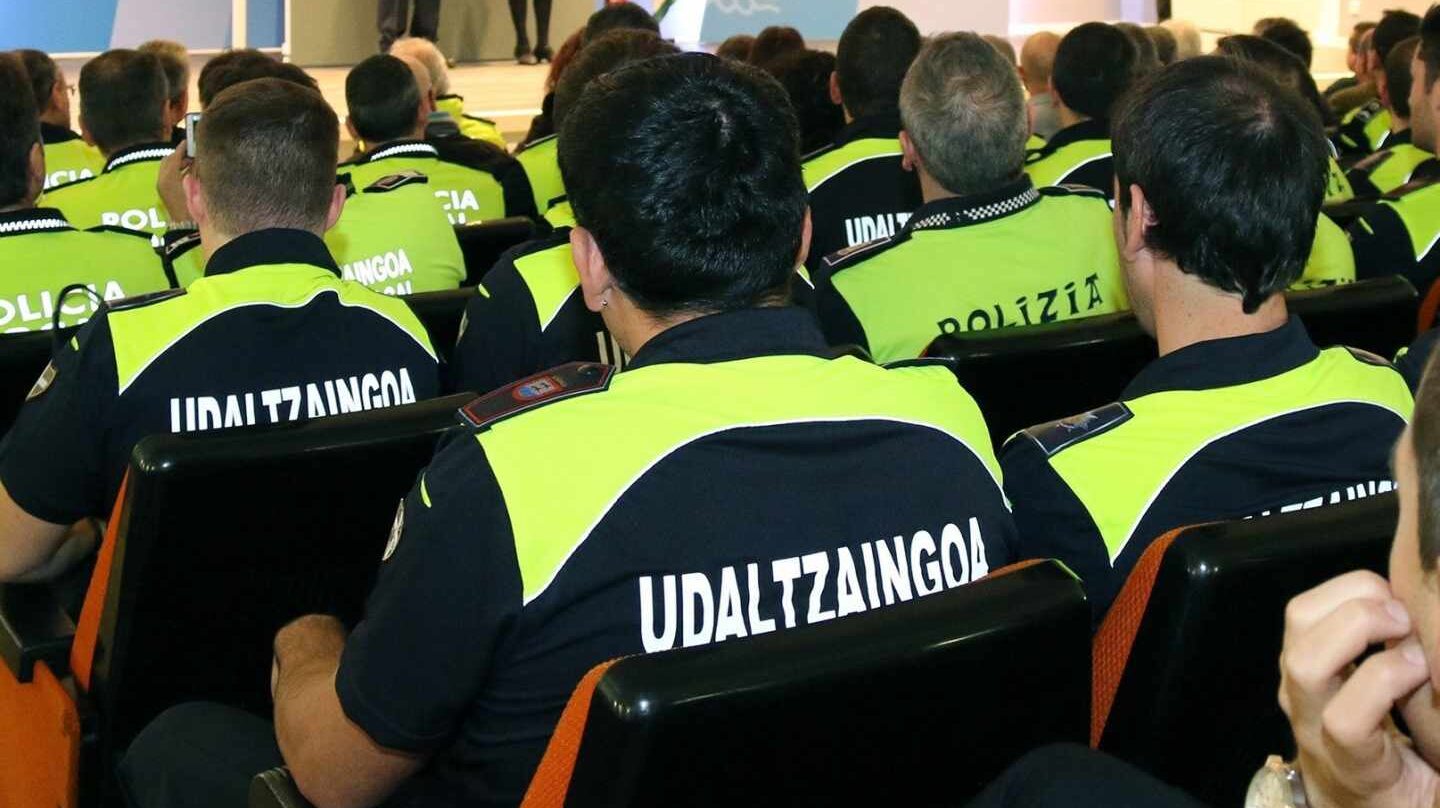 Policías locales de San Sebastián.