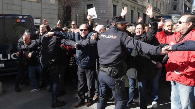 protestas pensiones pensionistas PSOE sindicatos Podemos manifestación movilización Congreso