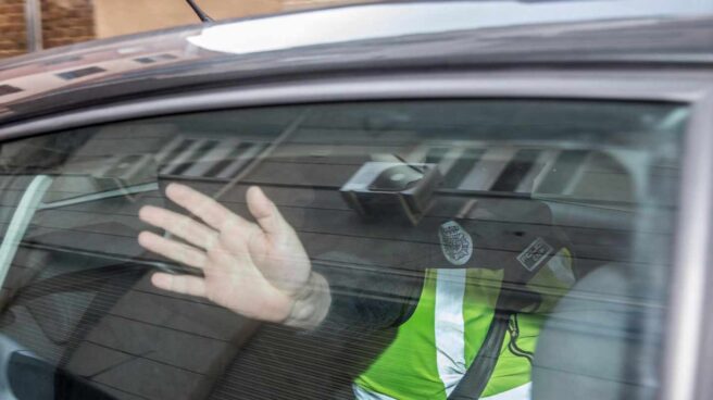 Quique Pina, en el interior del vehículo de la Guardia Civil.