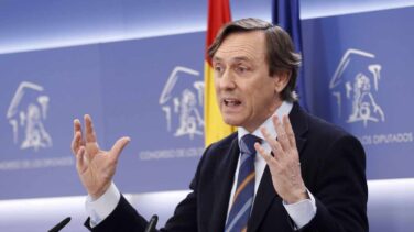El PP lamenta que ninguna feminista defienda a Cifuentes y la "portavoza" de Podemos la acusa de machista