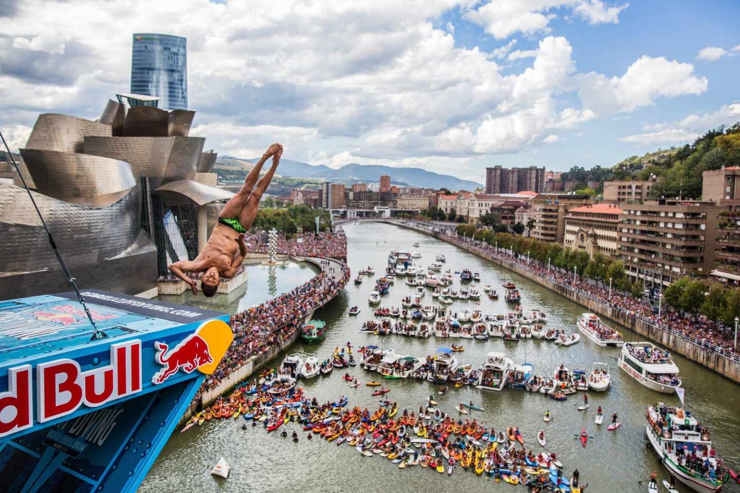 Saltos, pintxos y acrobacias a orillas del Guggenheim