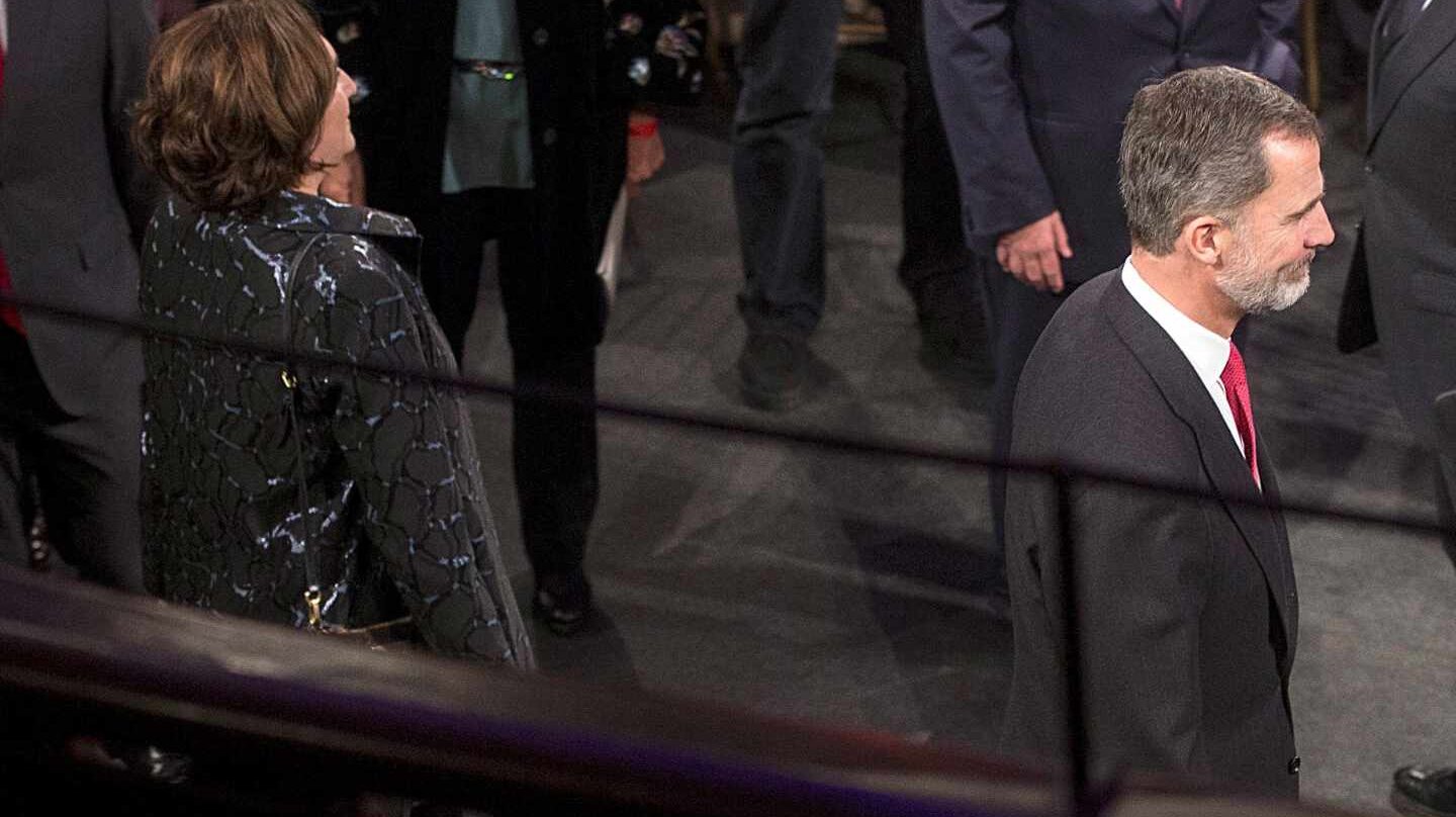 Ada Colau y el rey Felipe VI durante la cena previa a la inauguración del Mobile World Congress.