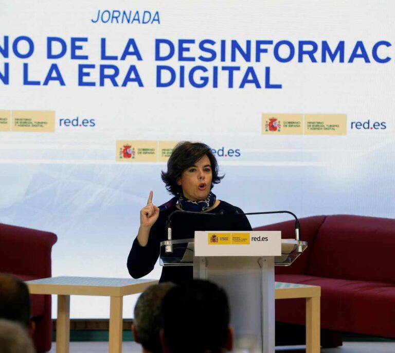 Santamaría propugna una "alfabetización mediática" para evitar las noticias falsas