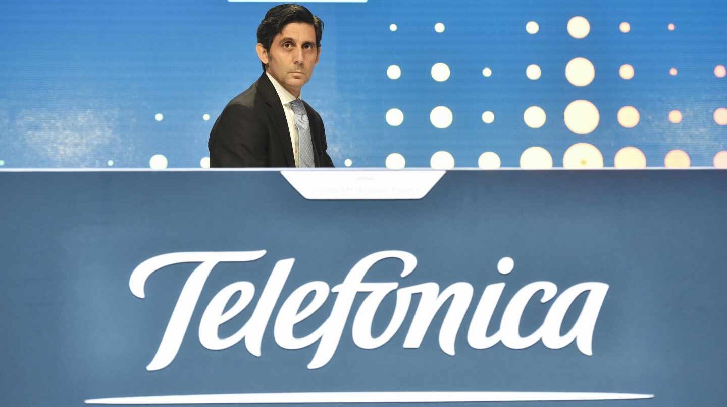 Telefónica se hunde en mínimos de 15 años en bolsa tras perder 14.500 millones en once meses.