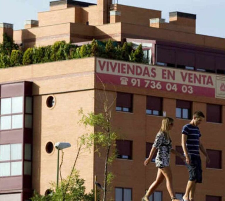 Los extranjeros marcan récord de compra de casas en España: más de 103.000 en un año