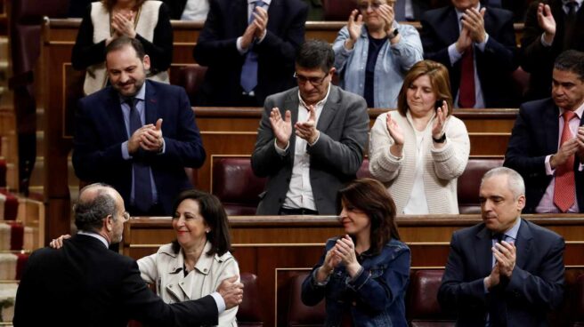 El PSOE cierra filas con su polémico discurso contra la prisión permanente