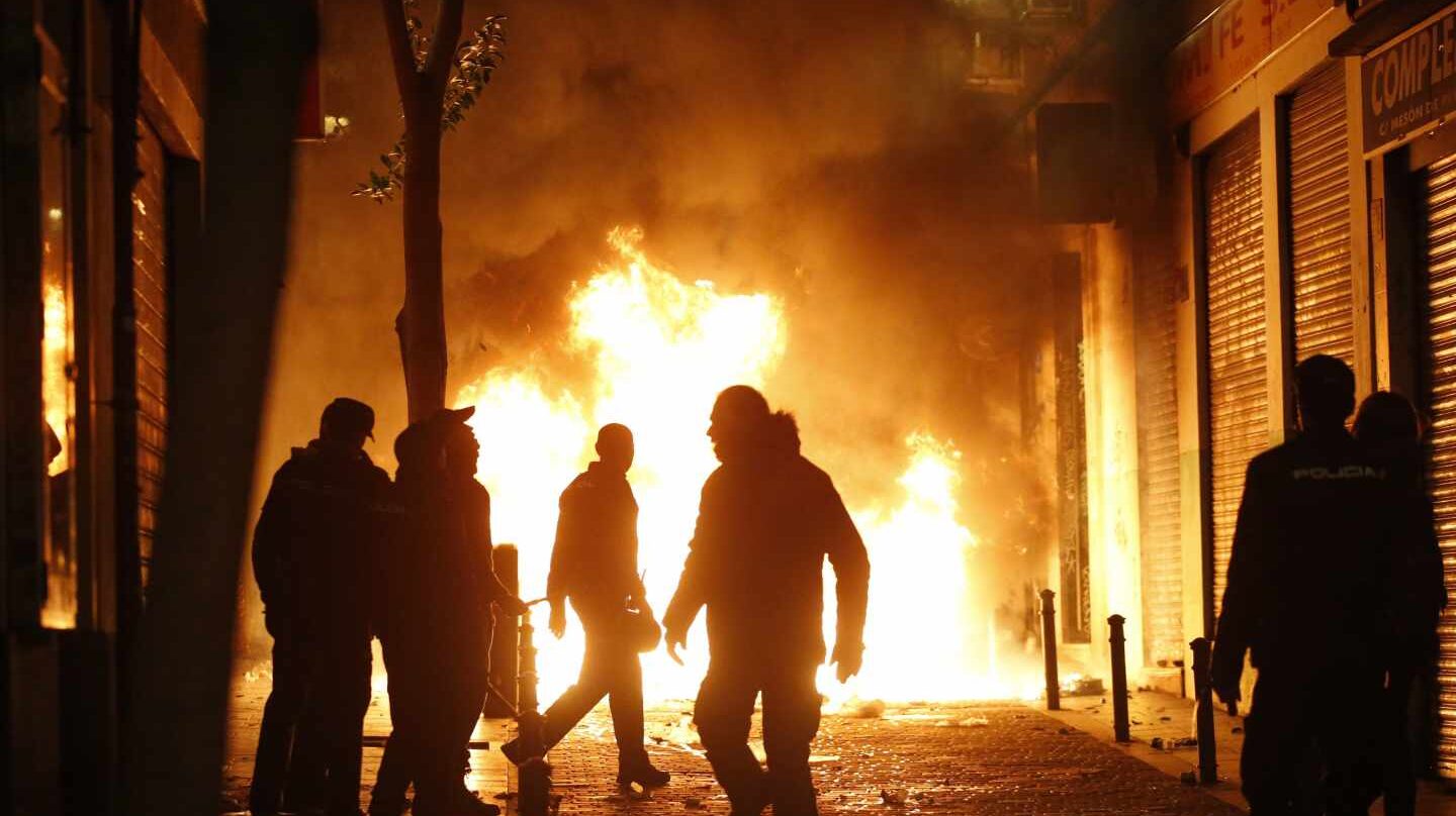 Protestas en el barrio de Lavapiés por la muerte de un mantero.