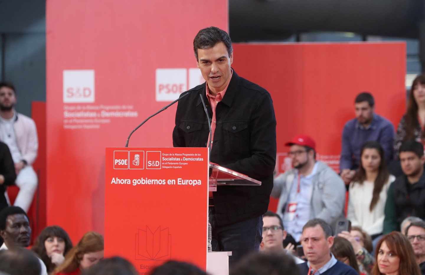 Sánchez se subirá un 0,25%, como las pensiones, tras la polémica por su sueldo