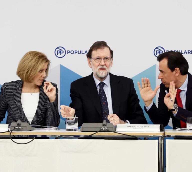 Cospedal alerta de que las movilizaciones contra el PP "van a seguir hasta las elecciones" de 2019