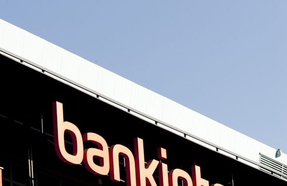 Bankinter reorganiza su estructura para recortar costes y absorbe su bróker