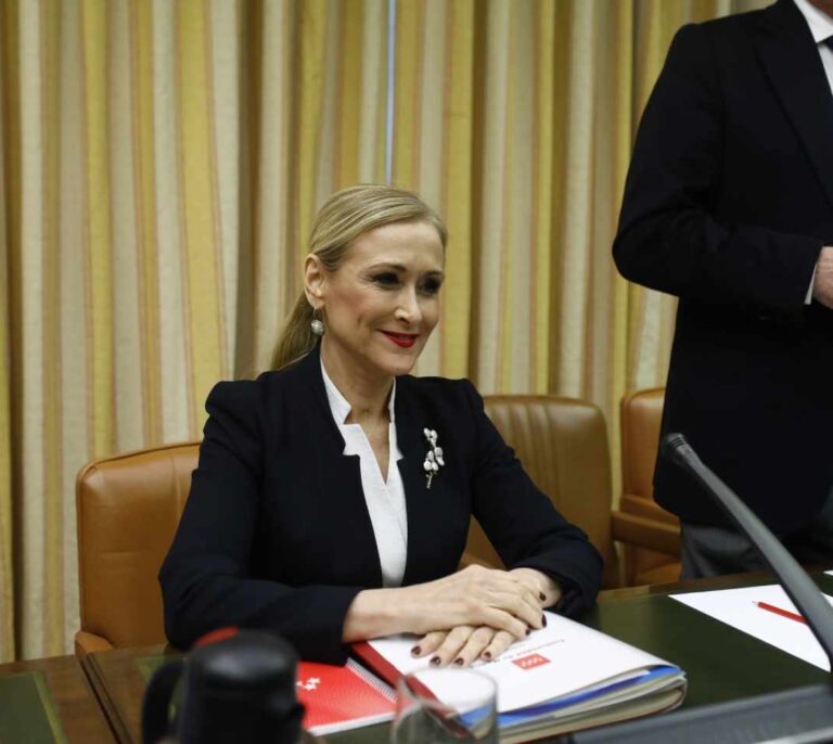 Cifuentes, a Errejón: "Al principio me parecía increíble que Granados tuviera dinero en Suiza"