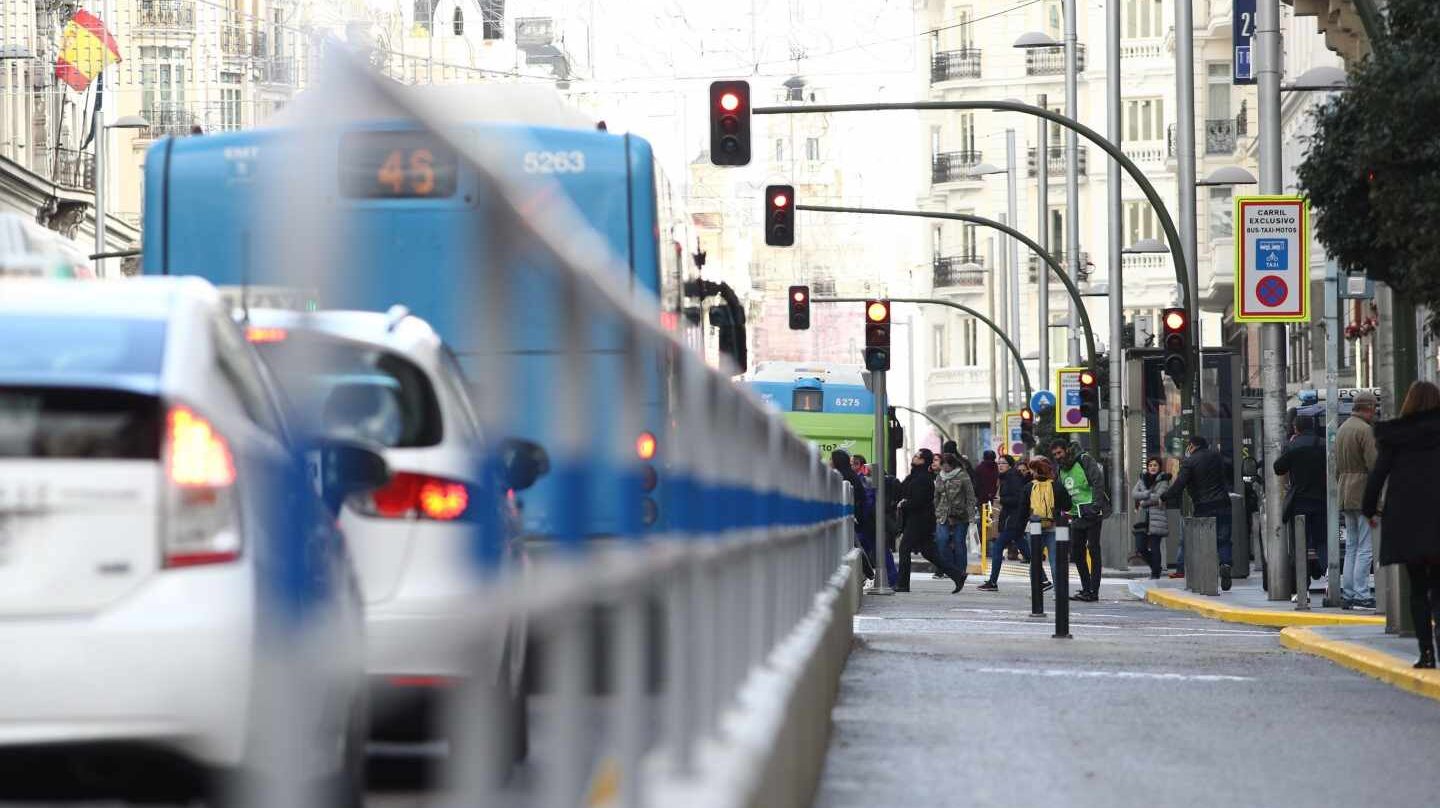 Atasco en la Gran Vía de Madrid.