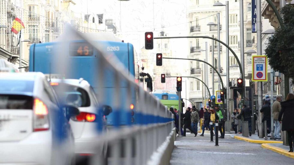 Atasco en la Gran Vía de Madrid.